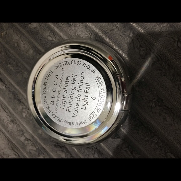 BECCA- Light Shifter Finishing Veil (NWT) - Picture 7 of 7